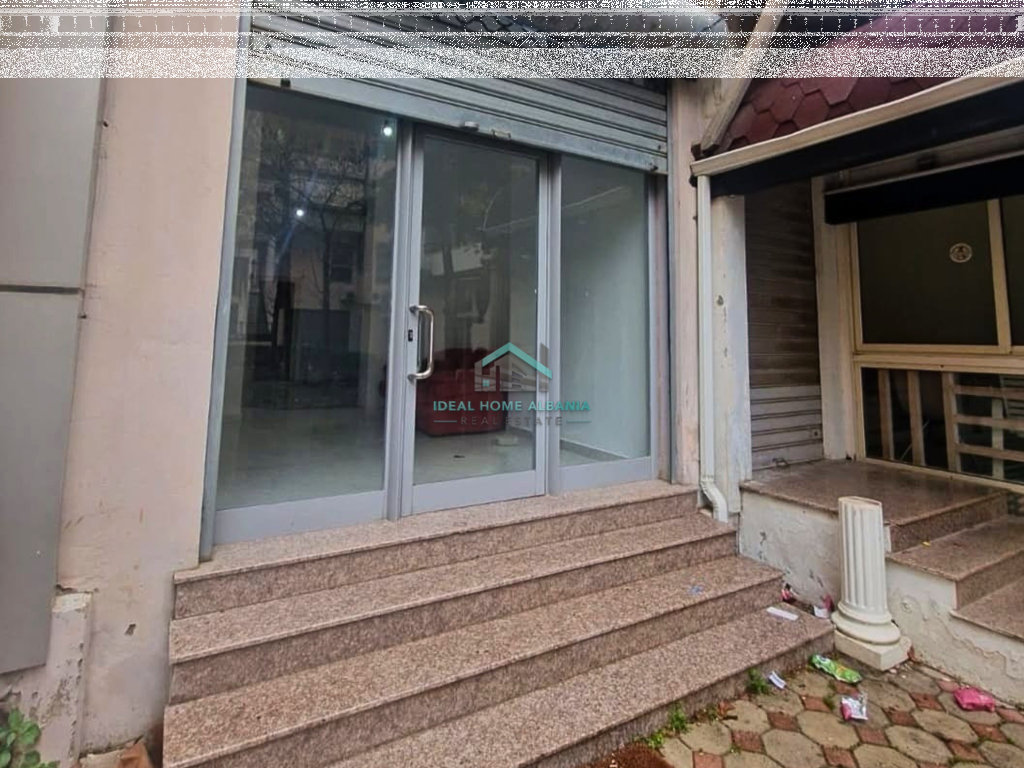 DYQAN ME QERA – PRANË PORTIT, VLORË