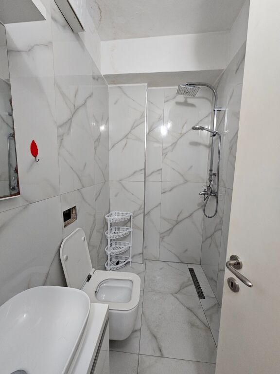 Shitet  Garzonjere e investuar totalisht nga e para KODRA DIELLIT  33m2 | çmimi  69,500/euro 📍*Eleonora  pranë Xhangollit  