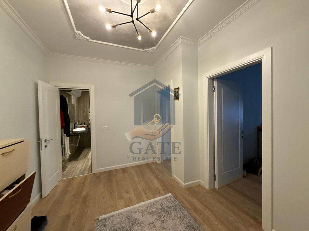 Shitet apartament 2+1 me 2 tualete pranë Hotel Antalya