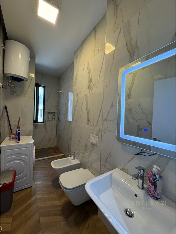 Affittasi appartamento 2+1+2 nella residenza Square 21