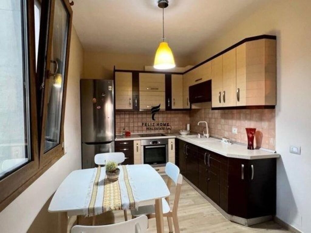 APARTAMENT ME QERA 1+1 MYSLYM SHYRI 85.000 LEKE FH-69517