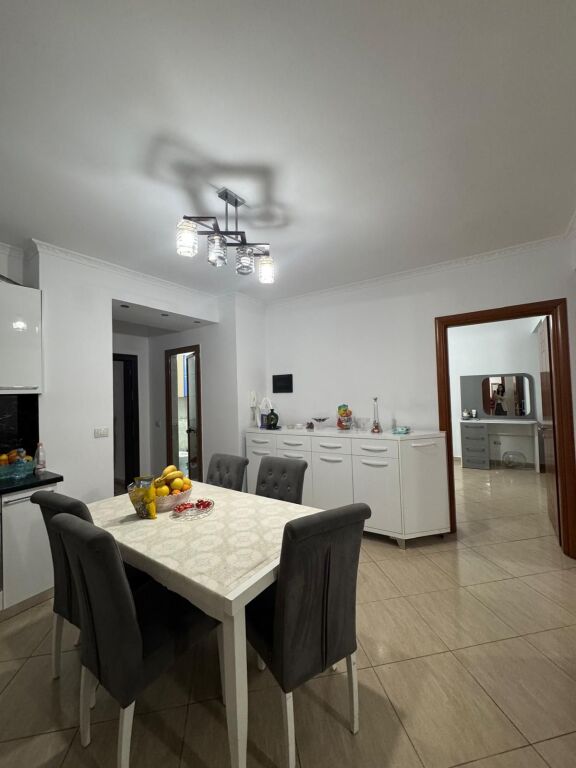 Shitet Apartament 3+1+2 + Ballkon, Astir, Supermarket Jata