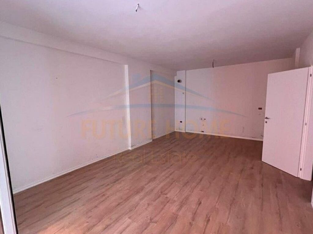 Shitet, Apartament 1+1, Yzberisht