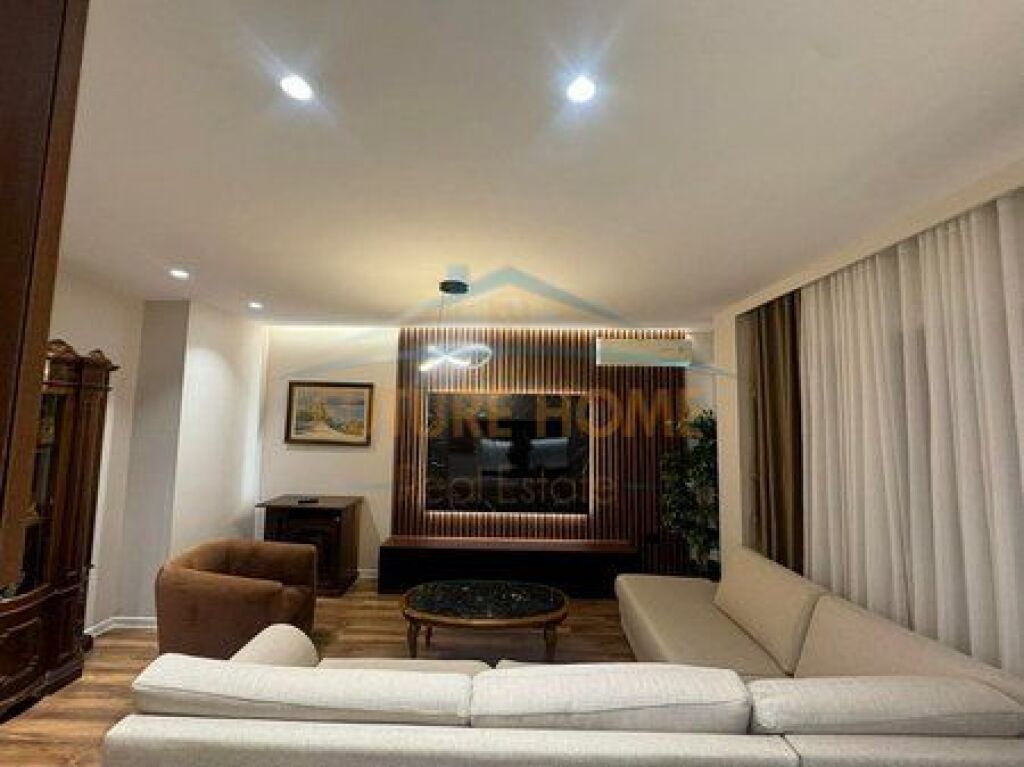 In vendita, Appartamento 2+1+2, Via Mine Peza, Tirana