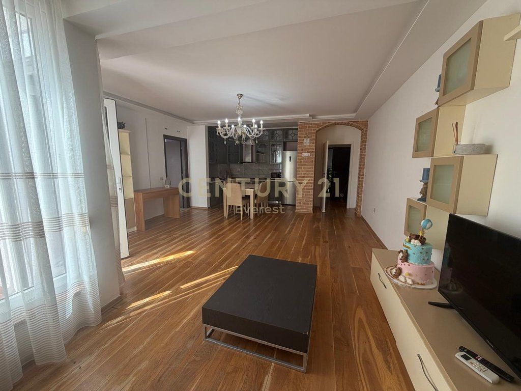 JEPET ME QIRA APARTAMENT 2+1+2, KOMPLEKSI DARLING ALI DEM!