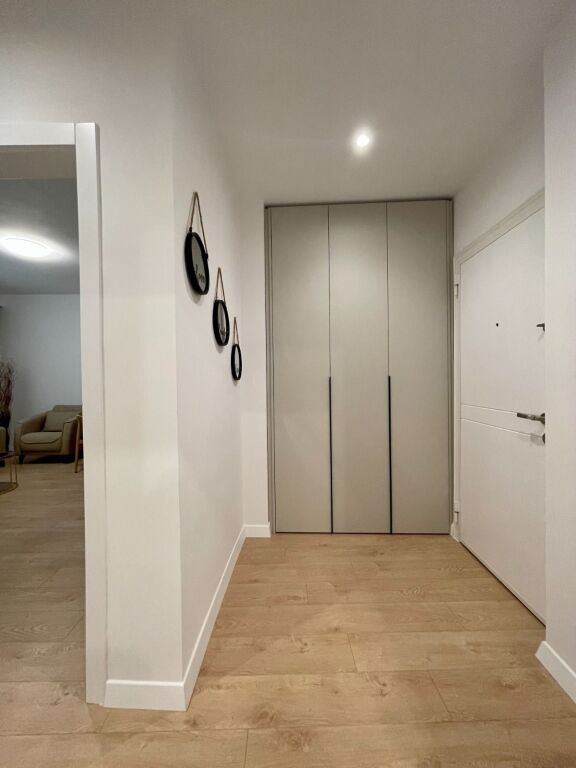 Appartamento moderno 2+1 in affitto – Via Kavajës, vicino alla Chiesa Ortodossa !