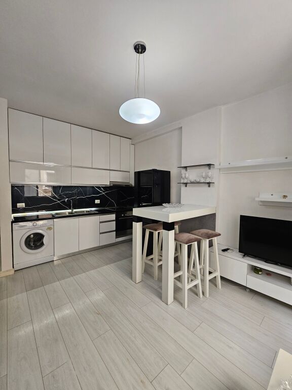 Shitet  Garzonjere e investuar totalisht nga e para KODRA DIELLIT  33m2 | çmimi  69,500/euro 📍*Eleonora  pranë Xhangollit  