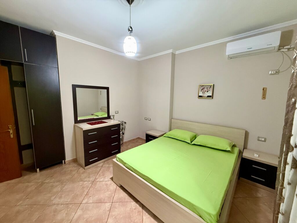 📣 QERA Apartament 2+1+2 Me Ballkon 📍 Rruga e "Kavajes", Perballe Xhamise 💶 Cmimi 70.000 Leke/Muaj✨