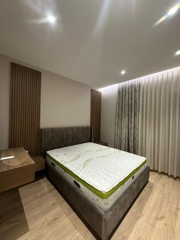 Qera | Apartament 3+1+ 2 poste parkimi | Shkolla e Kuqe | 2000 €/muaj