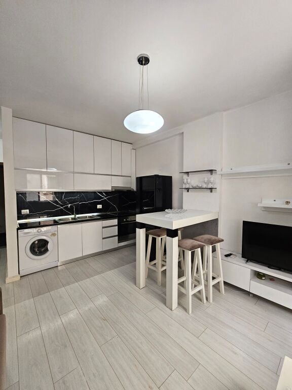 Shitet  Garzonjere e investuar totalisht nga e para KODRA DIELLIT  33m2 | çmimi  69,500/euro 📍*Eleonora  pranë Xhangollit  