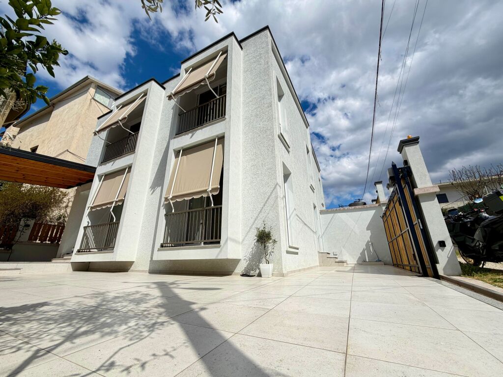 📣 SUPER VILE PER QERA 📍 Kodra e Priftit 🛣️ Rruga "Dalip Topi" ✨