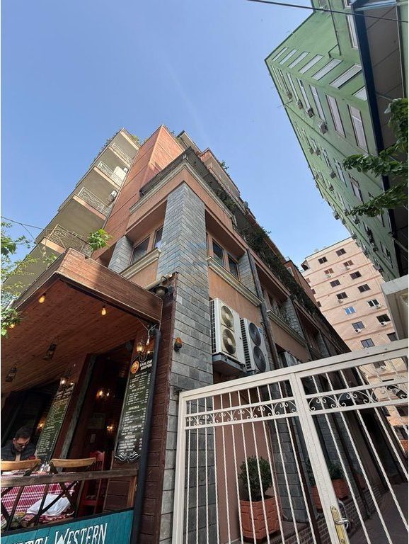 Affitto, Appartamento 2+1, Blloku, Tirana.