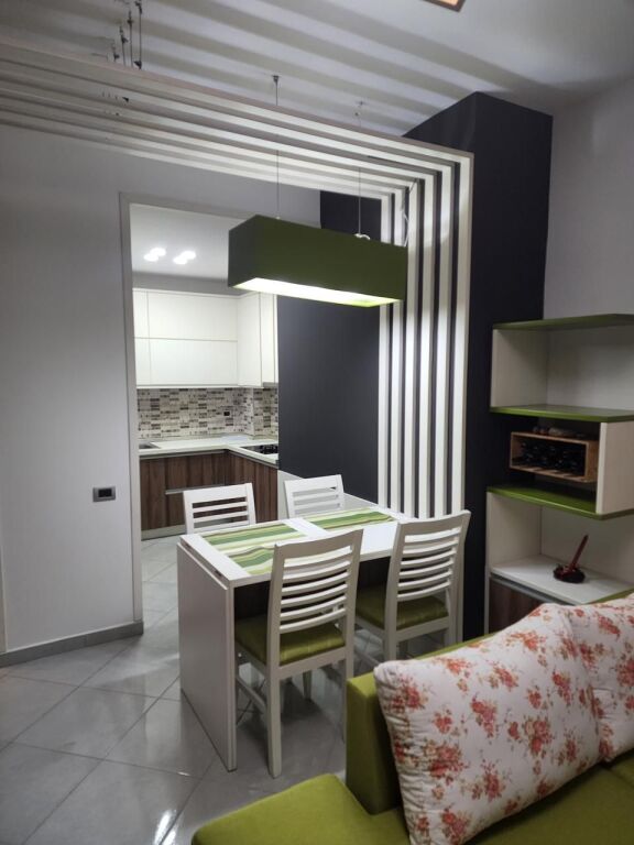 🏠JEPET ME QIRA Apartament 1+1+Post Parkimi  📍 Paskuqan   🏢Kati i 8 me ashensor  💶Çmimi: 45.000 Leke/Muaj