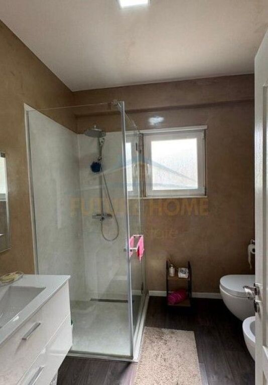 Qera, Apartament 2+1+2+ Post parkimi , Fresk