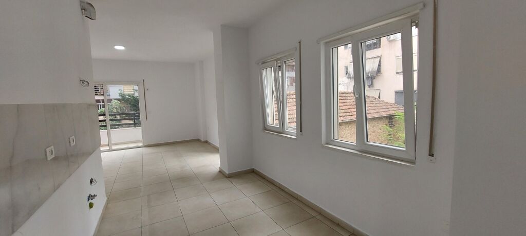 Shitet apartament 2+1+2 te Selvia