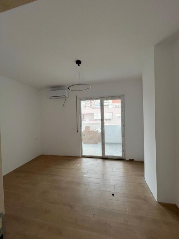 Qera | Apartament 2 + 1 | Fresku | 600 €/muaj
