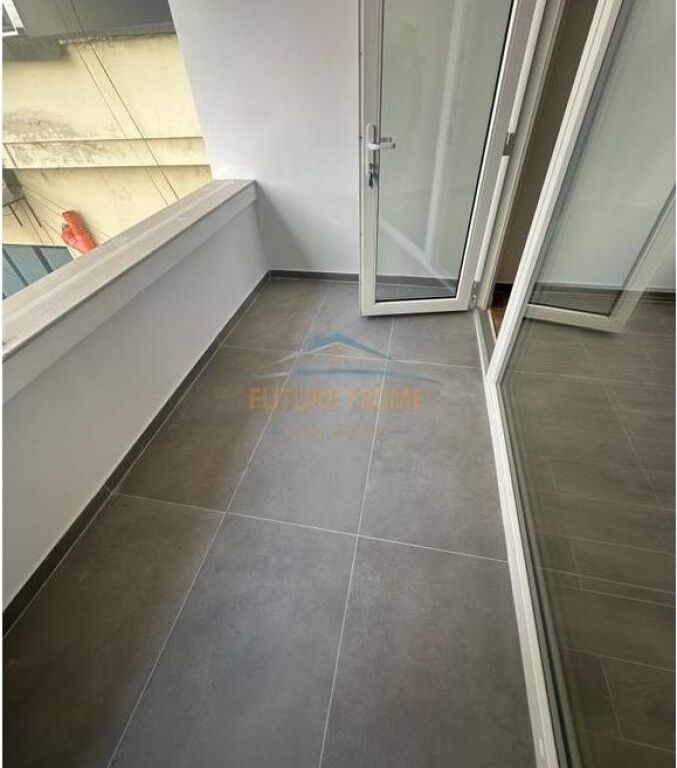 Shitje, Apartament 2+1+2, Stacioni i Trenit, Tirane.