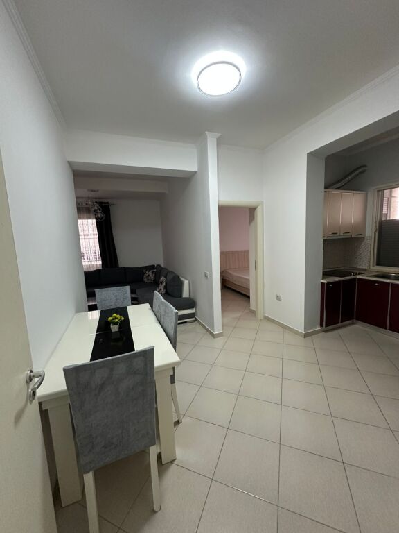 Apartament me qera 1+1 - 📍Rruga Peti, prane hotel Sokrati