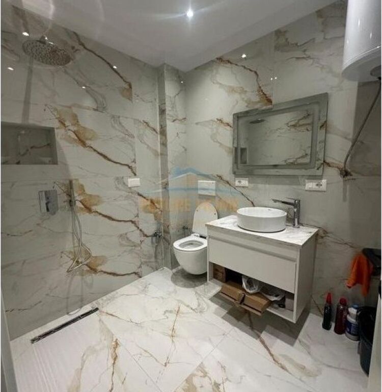 Shitje, Apartament 2+1+2, Stacioni i Trenit, Tirane.