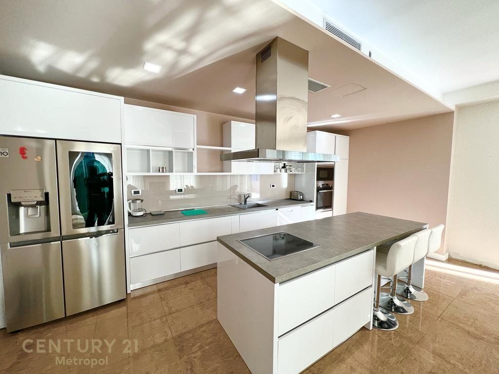 Luxury penthouse 3+1+2 for sale at Dry Lake