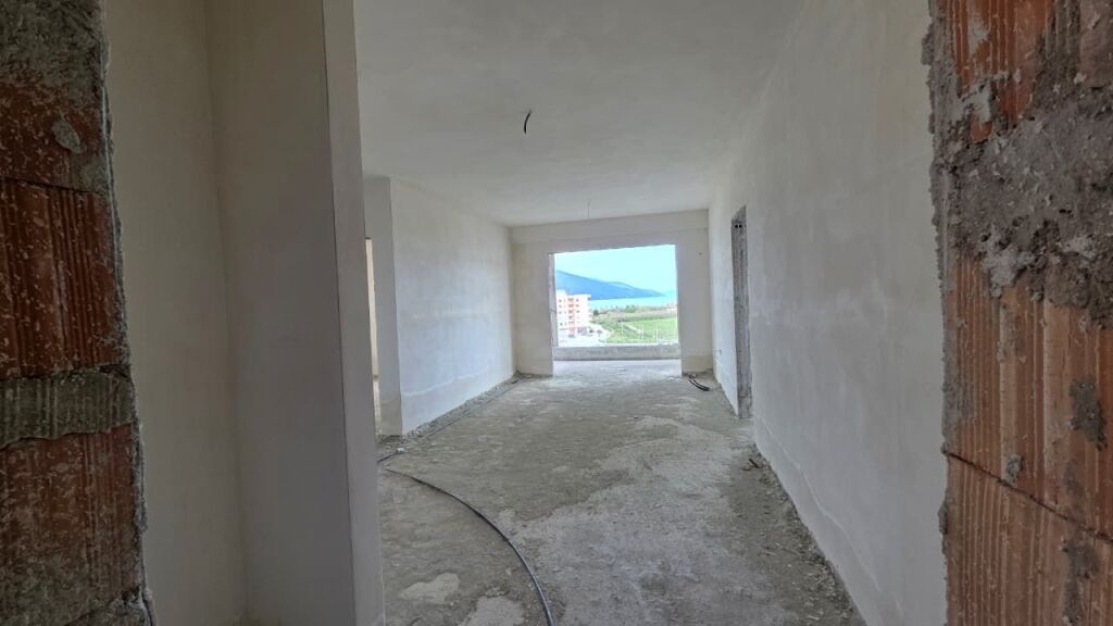 🌅 APARTAMENT 2+1 ME PAMJE NGA DETI – ORIKUM, VLORË