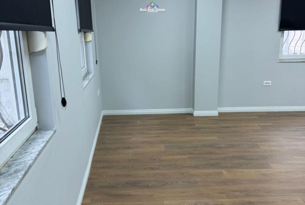 Zyre Me Qera Ne Qender (ID BZ2735) Tirane