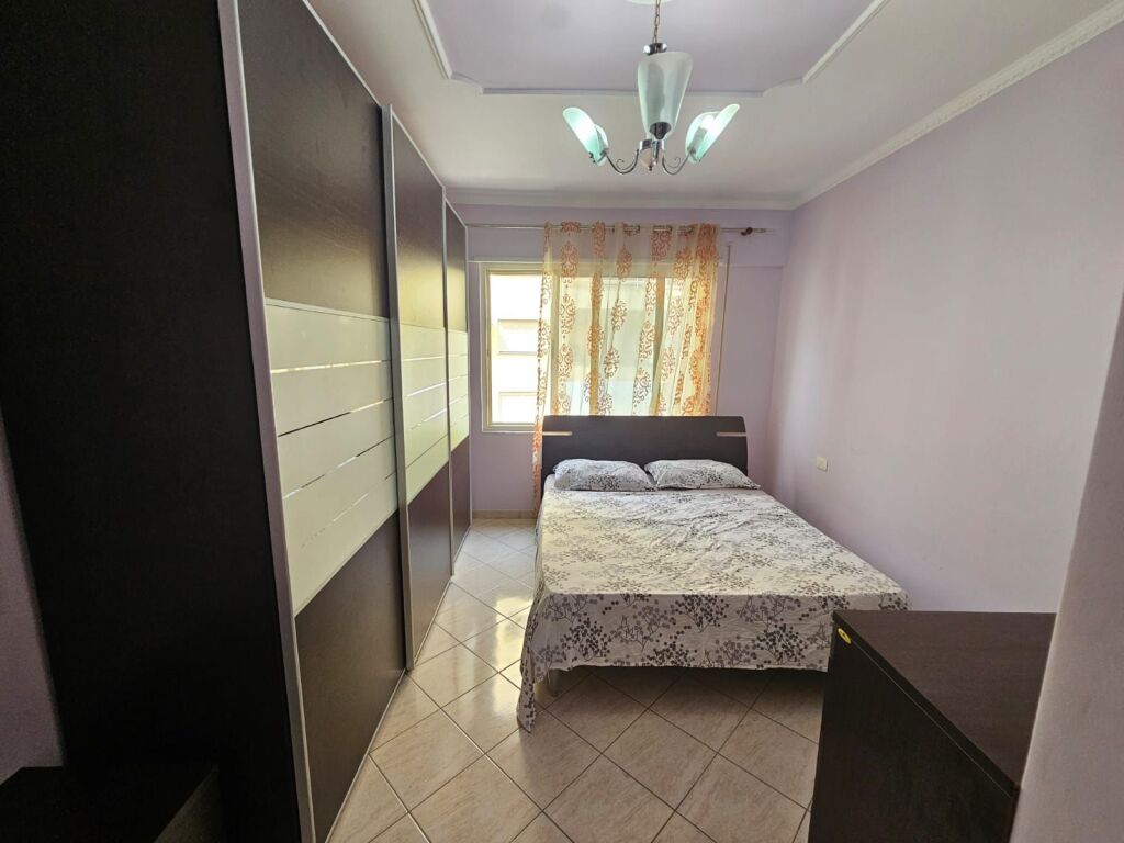 JEPET ME QERA APARTAMENT 2+1 NE PLAZH, PRANE HOTEL FLORIDA