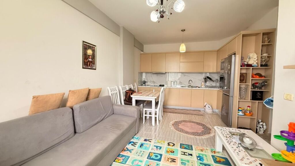 Appartamento 1+1 in vendita ad Astir