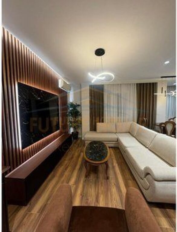 In vendita, Appartamento 2+1+2, Via Mine Peza, Tirana