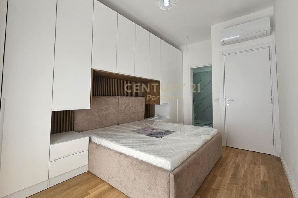 Apartamentme qira 2+1+ verande tek  Kodra e Diellit