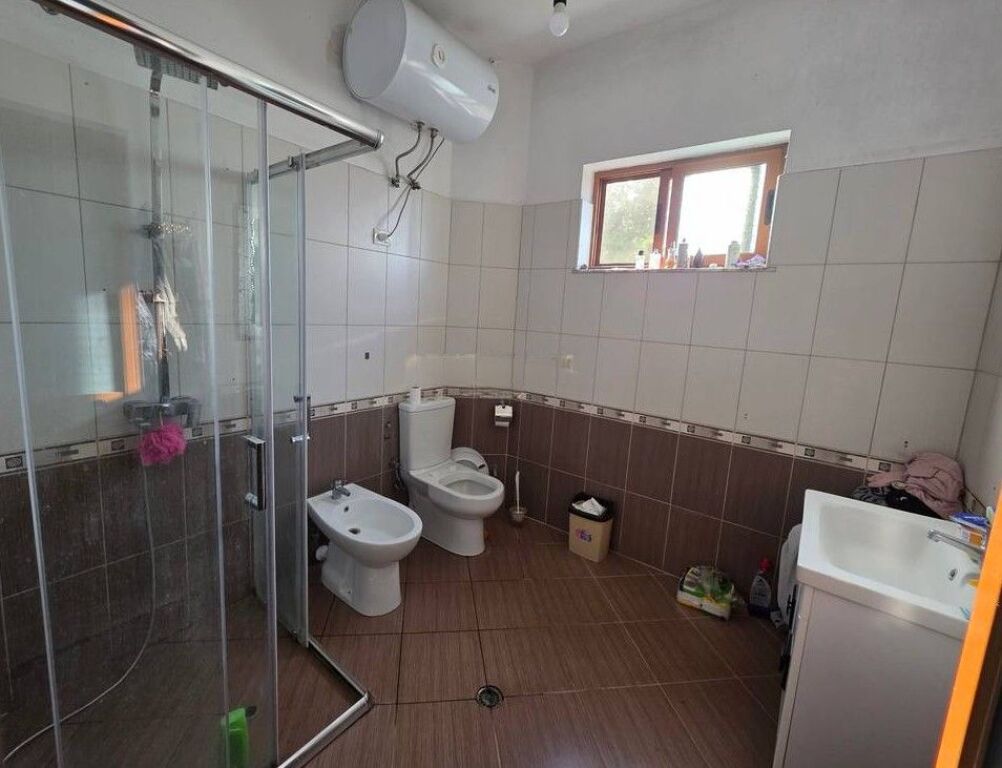 Villa in vendita a Kashar – Posizione strategica vicino a Tirana