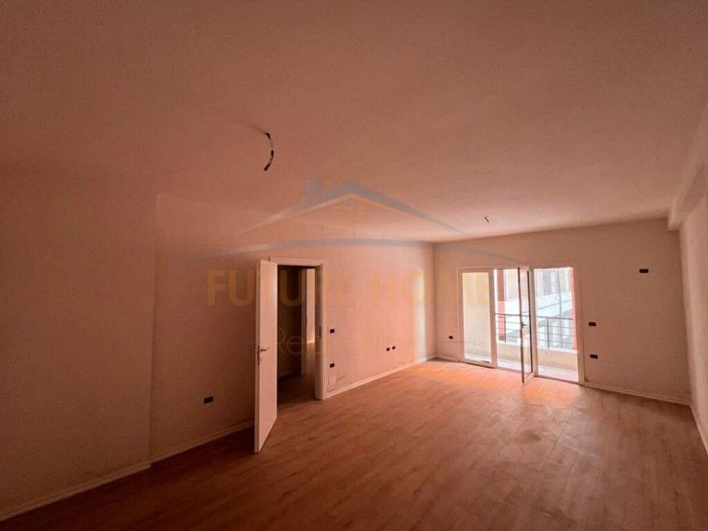 Shitet, Apartament 1+1, Yzberisht