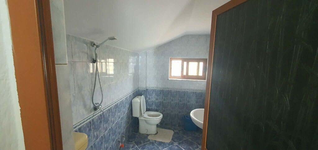 VILLA SU TRE PIANI IN VENDITA  - VORE