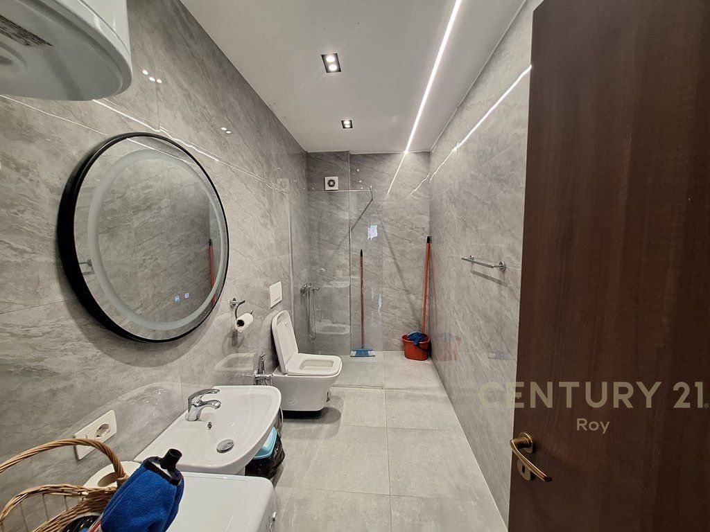 Apartment with Sea View 2+1+3 For Rent on the Beach, Durrës – 780€ | 130 m²