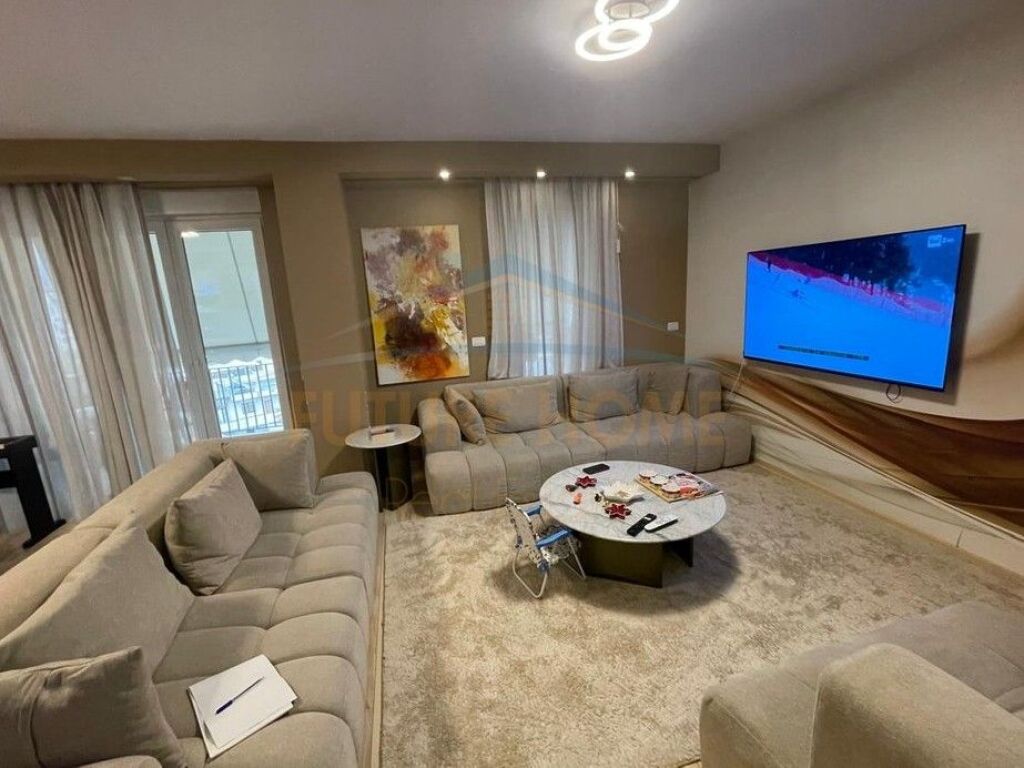 Shitet, Apartament 2+1+2, Qytet Studenti, Tiranë