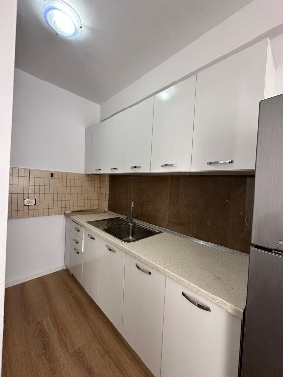 SHITET APARTAMENT 1+1 ISH PARKU