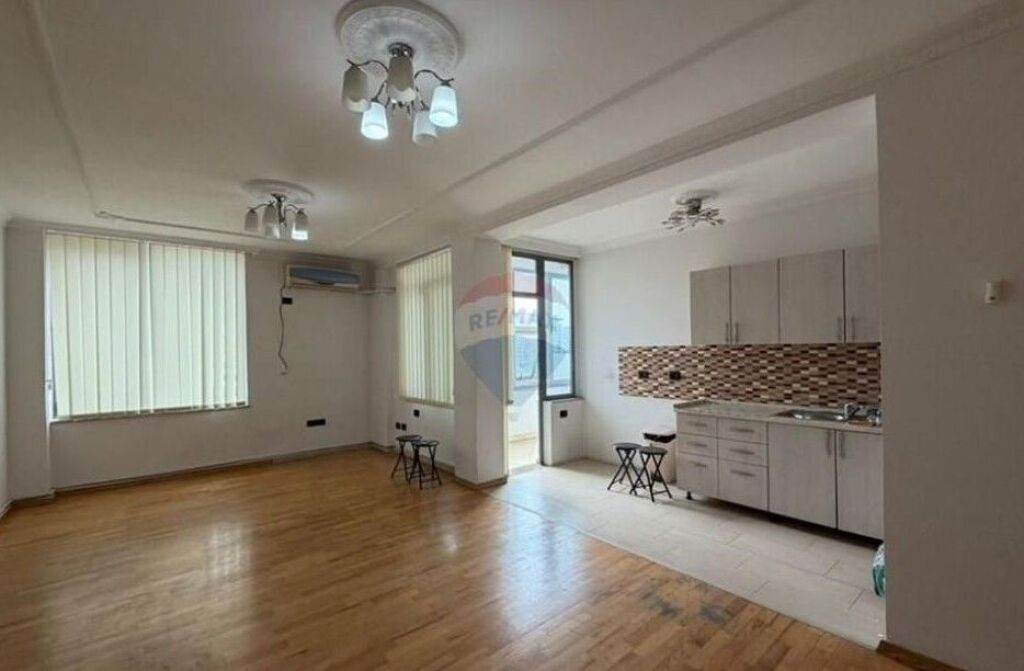 Zyrë - Për Qira - Rruga Abdi Toptani, Tiranë(ID: 530261059-372)