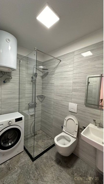 1+1 apartment for rent near the Red School