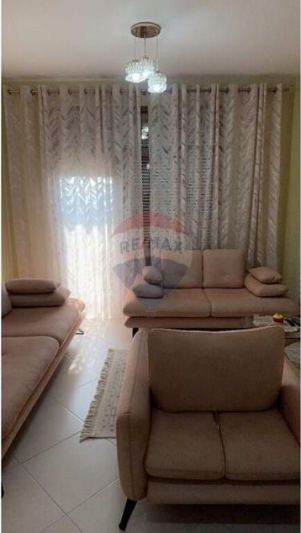 Apartament me qera 1+1