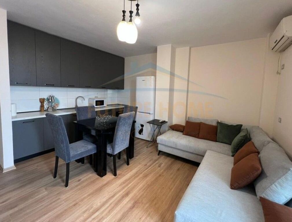 Qera,Apartament 1+1, Fresk