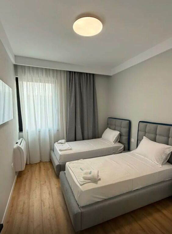 SHITET VILE 2 KATESHE PRANE PISHAVE QERRET, GOLEM