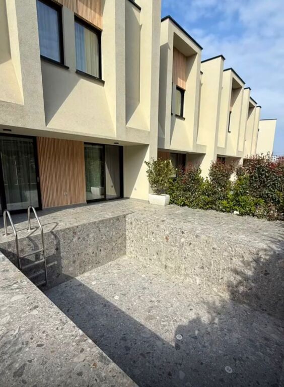 SHITET VILE 2 KATESHE PRANE PISHAVE QERRET, GOLEM