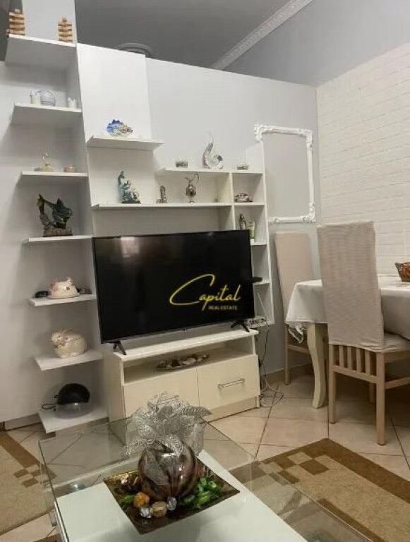 APARTAMENT ME QIRA 1+1 21 DHJETORI 50.000 LEKE