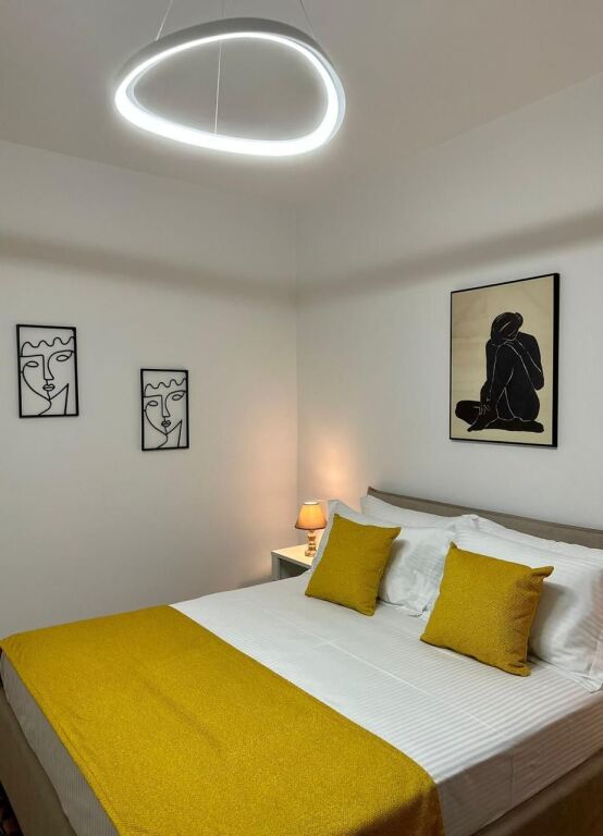 🏠Apartment 1+1 for rent 📍Center, near Çam Market  🏢3rd floor, with elevator 🏷️Price: 75,000 Leke/month 