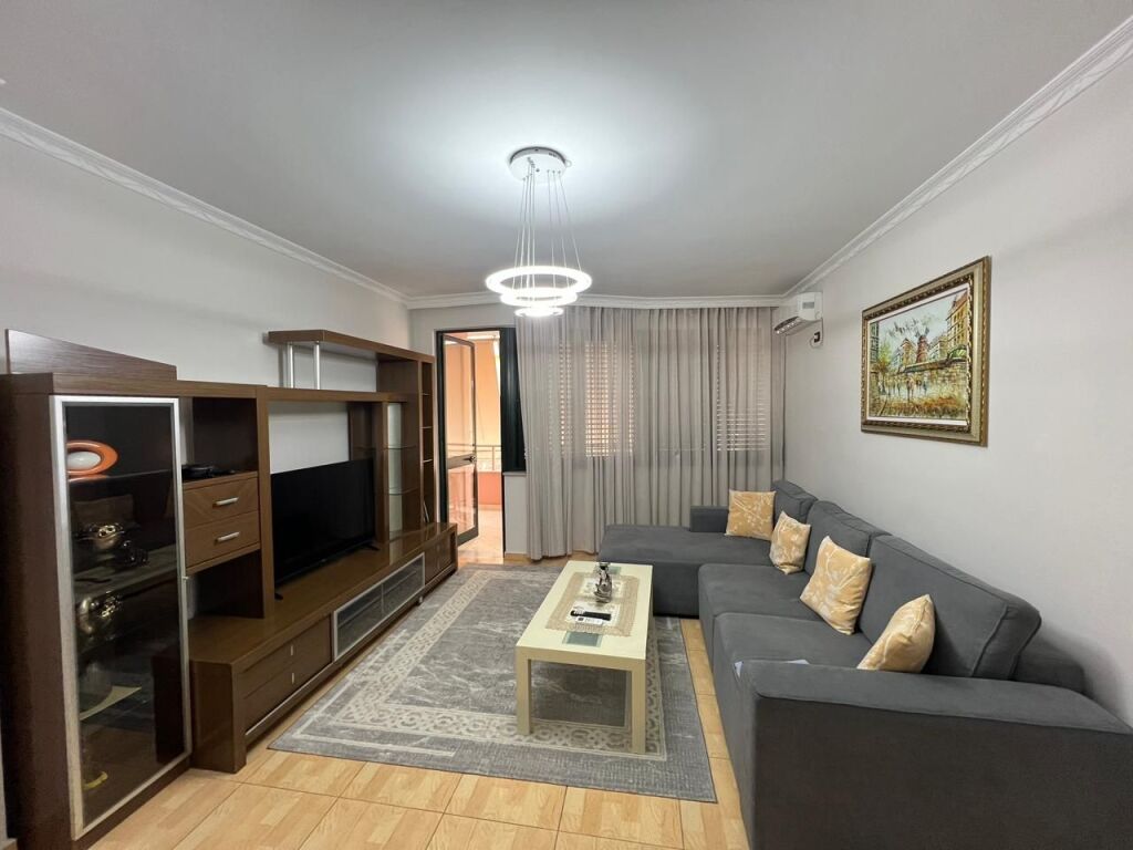 Qira, Apartament 2+1+2 tualete, ”Rruga e Kavajës”, Tiranë.