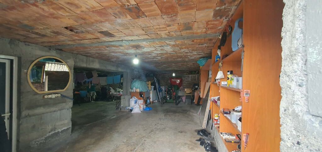 VILLA SU TRE PIANI IN VENDITA  - VORE