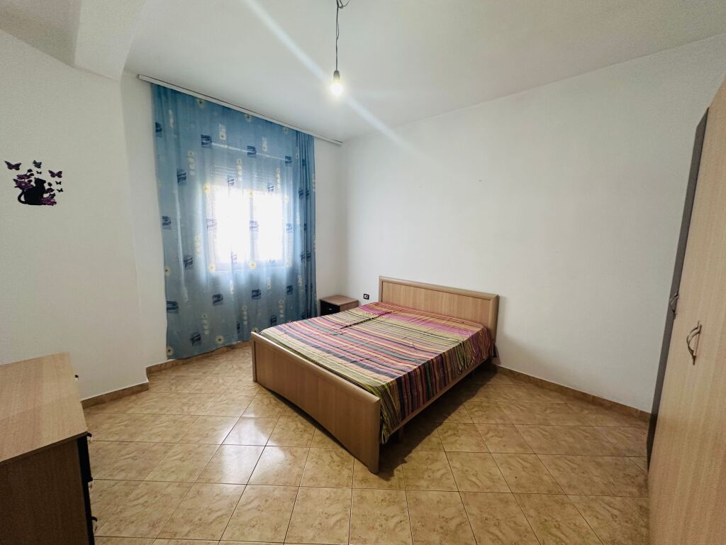 Jepet Me Qera Apartament 1+1+1 Ballkon