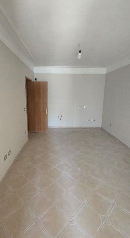 Apartament 2+1 Per Shitje Te 21 Djetori