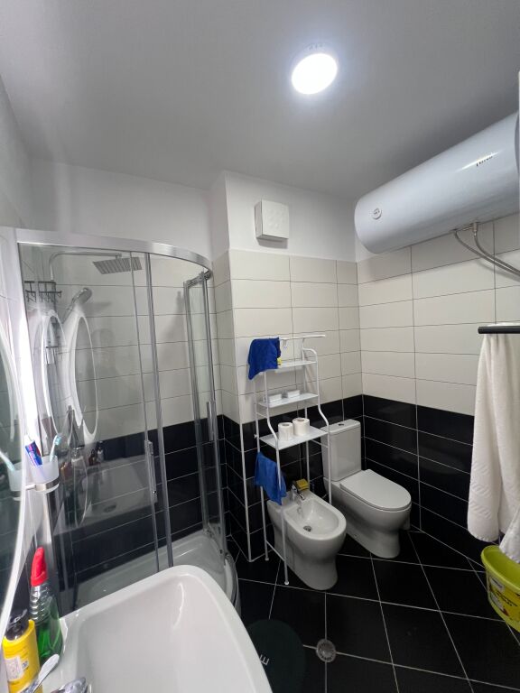 Apartament 2+1+2  per qira pran Amerikan 3