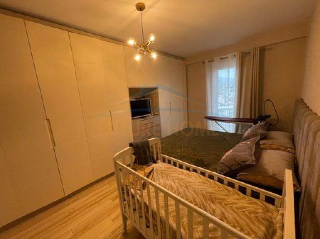 Shitet, Apartament 2+1+2, Qytet Studenti, Tiranë